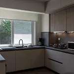 Mini City Getaway Apartment *