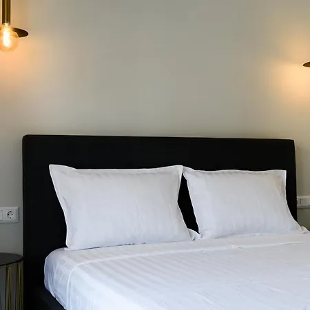 Mini City Getaway Apartment